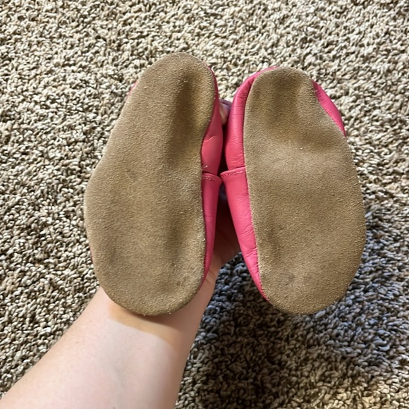Robeez 12-18 Month Leather Shoe/Slipper - Picture 2 of 3